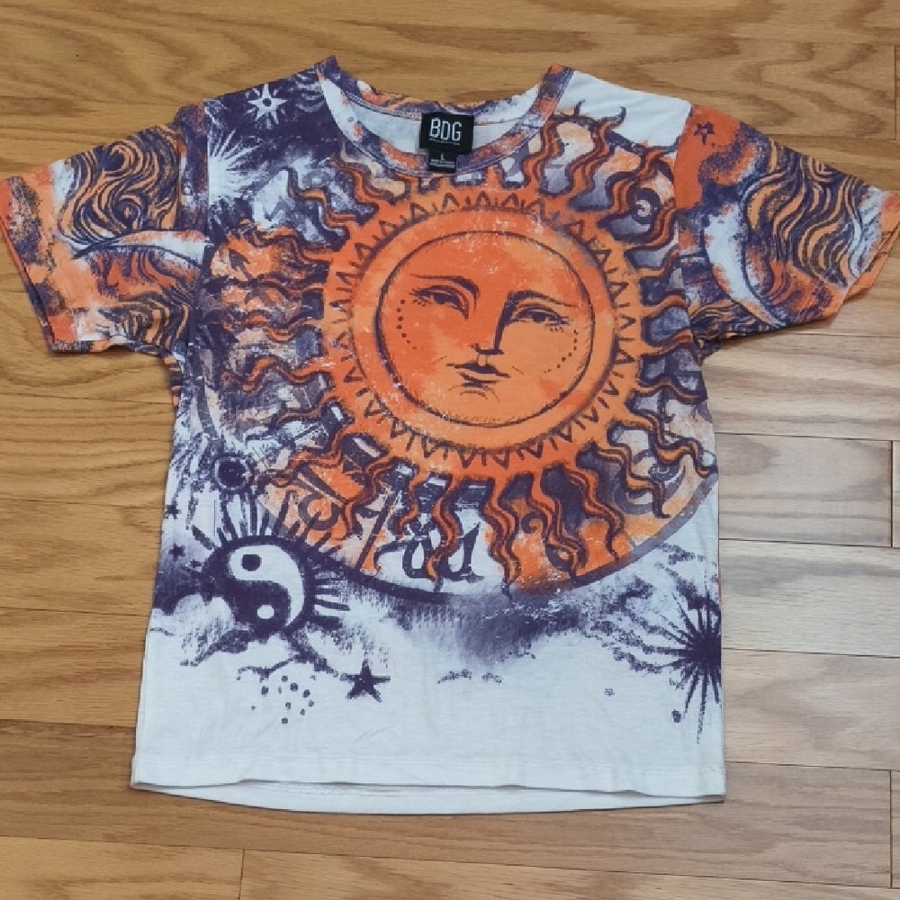 BDG Urban Outfitters Sun & Moon Boho Tee Youth Size L EUC